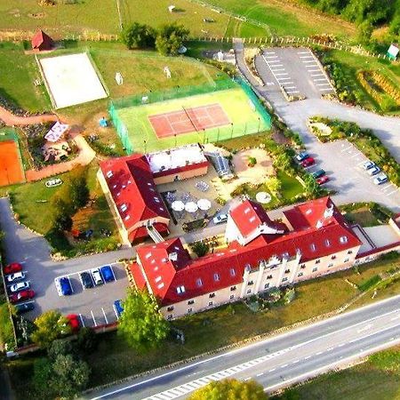 Hotel Allvet Drnovice  Exterior foto