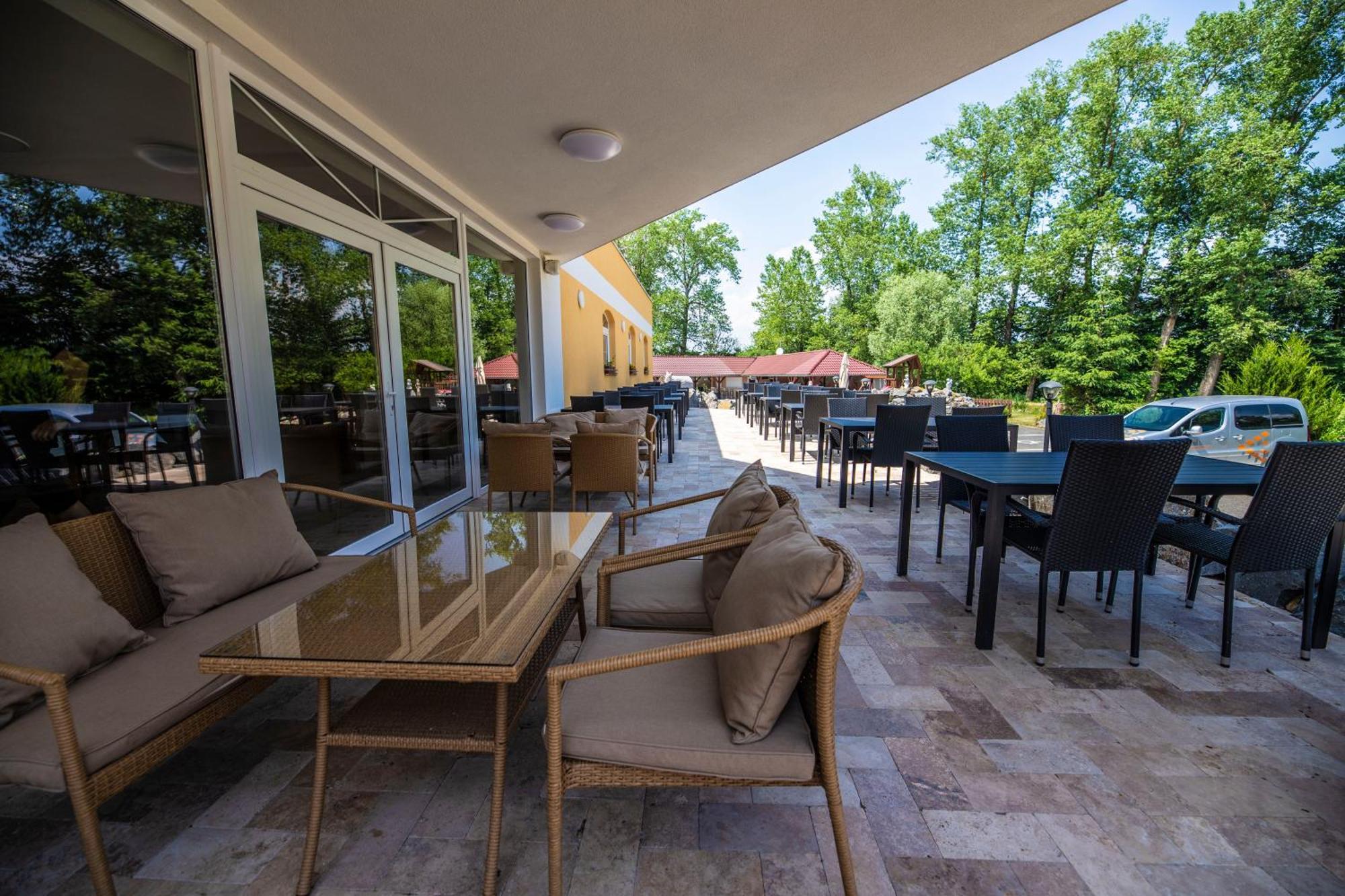 Hotel Allvet Drnovice  Exterior foto